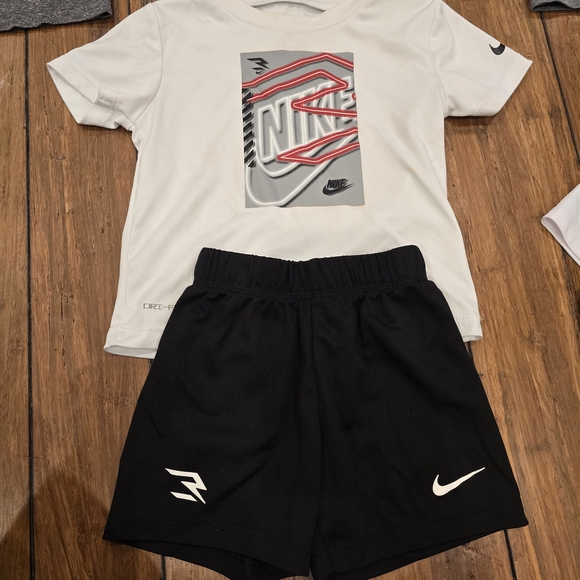 5 Nike Kids T-Shirt and Shorts Set - Picture 5 of 6